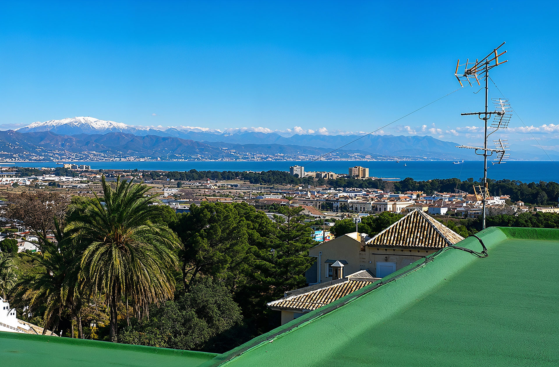 Vistas del entorno del Colegio Los Rosales